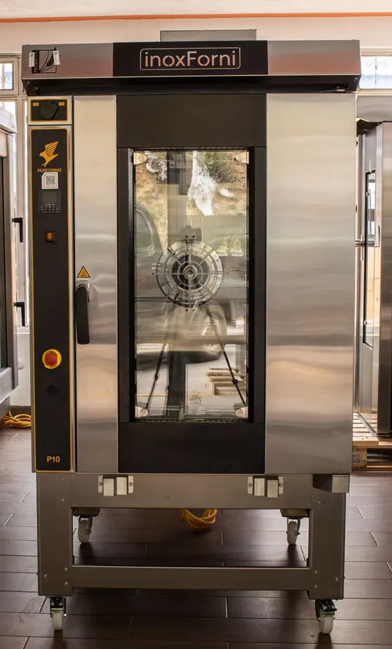 HORNO ROTATIVO PEREGRINO 110V, QUEMADORES A GAS, CONTROLADOR DIGITAL INNOVA, 2 CLAVIJEROS DE 10,1 CARRITO EXTRACTOR
